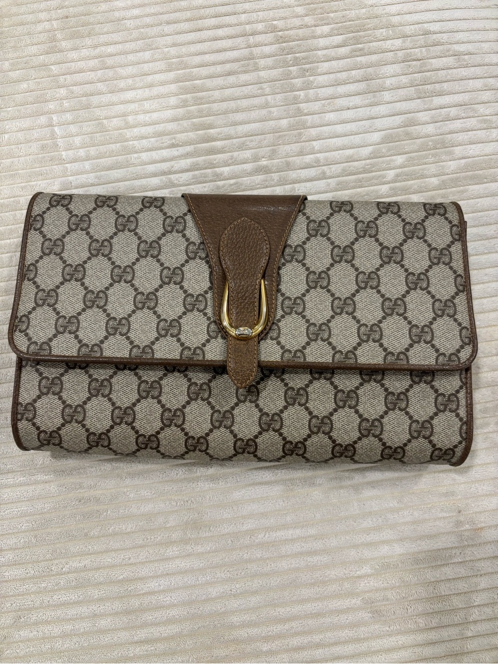 Gucci Beige and Brown GG Monogram Fold-Over Clutch with Gold-Tone Buckle - Picture 1 of 7